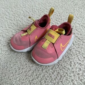 Nike Kids Sneakers in Pink and Yellow - size 4c